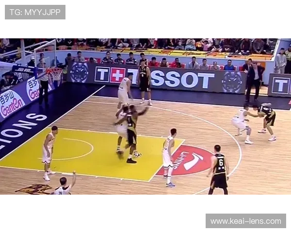 篮球赛快讯聚焦终场绝杀与逆转风云激荡全场热血对决点燃观众激情时刻 - 副本 - 副本 - 副本